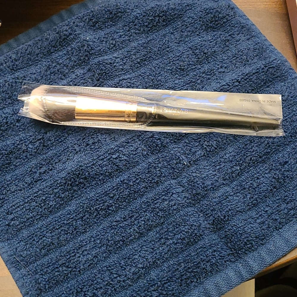 Blush brush